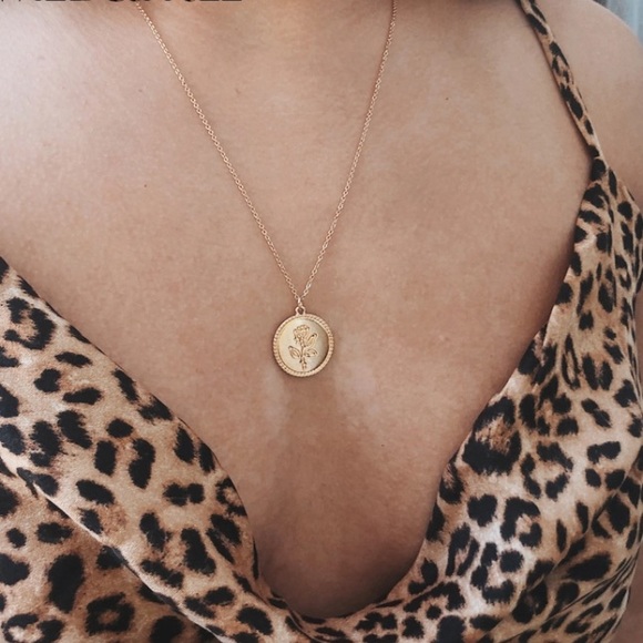 Roman Festival Necklace - Picture 3 of 4